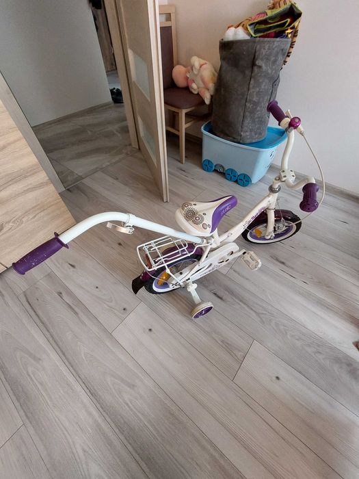 Rower dzieciecy 12cali  roczny  450 zl stan bardzo dobry