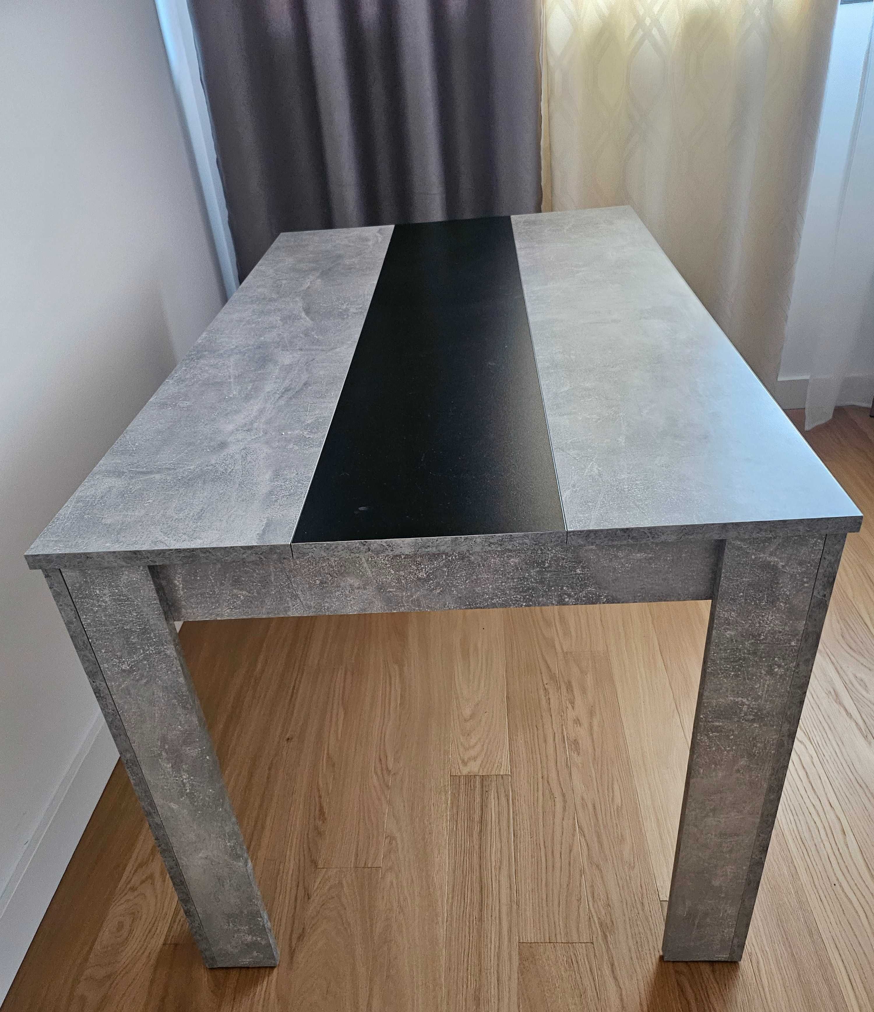 Mesa de sala, em tom cinza e barra preta