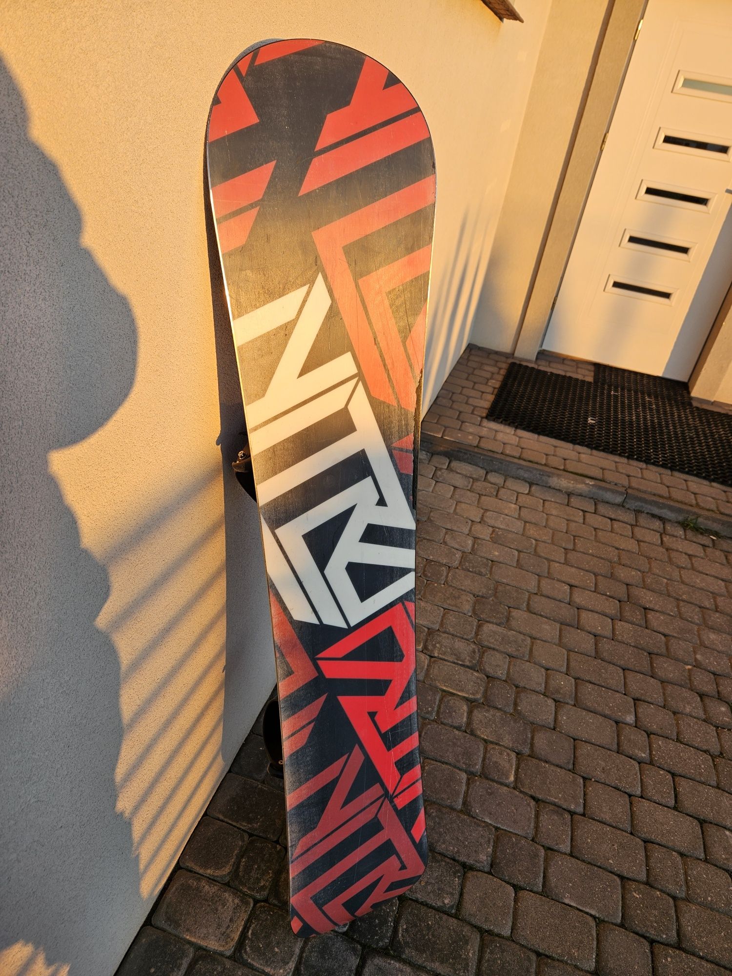 Deska snowboardowa Nitro 156 wiązania Flow