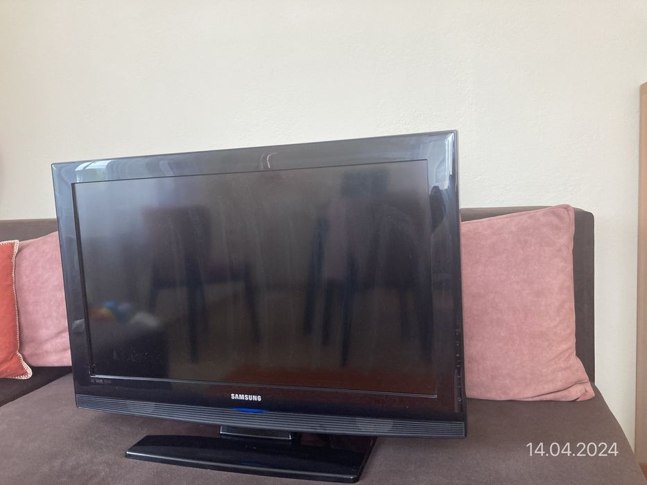 Telewizor Samsung Le32B350 + uchwyt na sciane