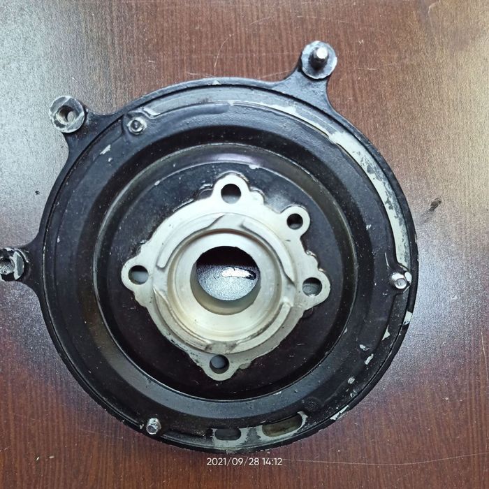 Катушка зажигания от лодочного мотора Ямаха 8
600