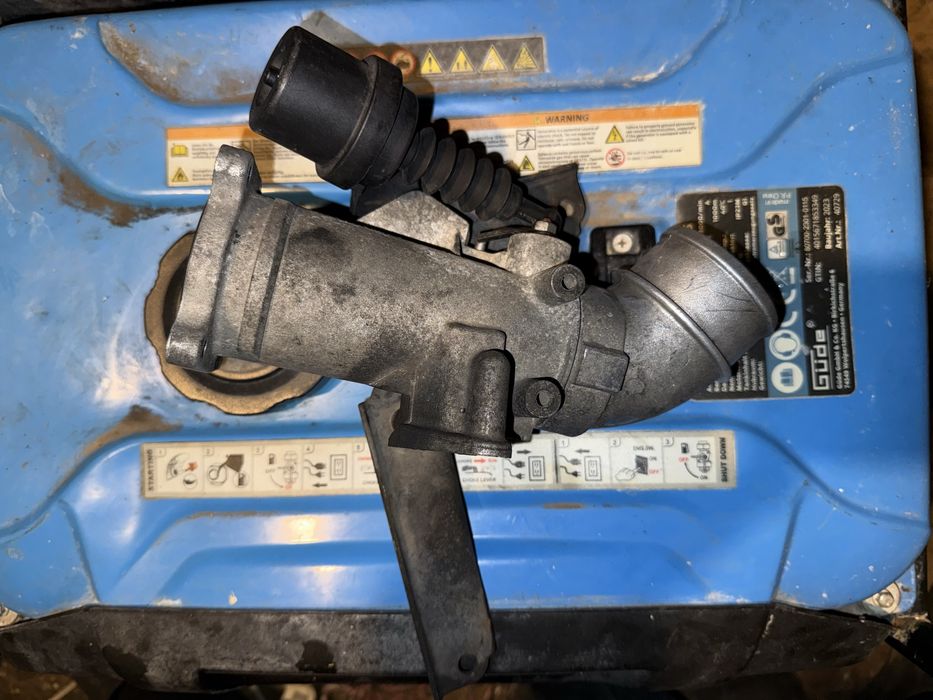 Дроссельная заслонка v638 2.3TD