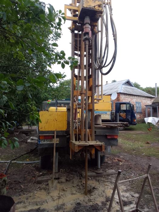 Буріння в грунті та граніті