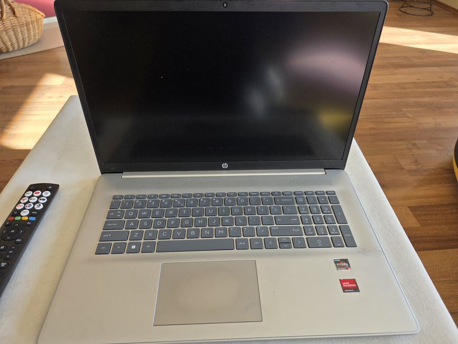 Laptop HP 17-CP2333NW 17.3" IPS R5-7520U 8GB RAM 512GB SSD Windows 11