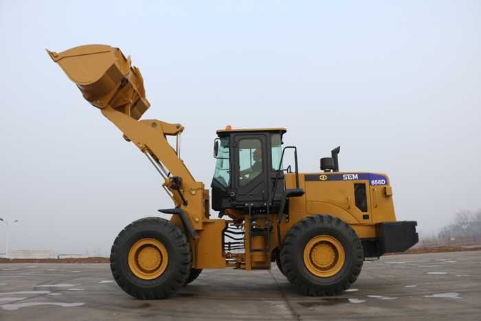 Фронтальний Навантажувач SEM 656D HL новий в Наявності
