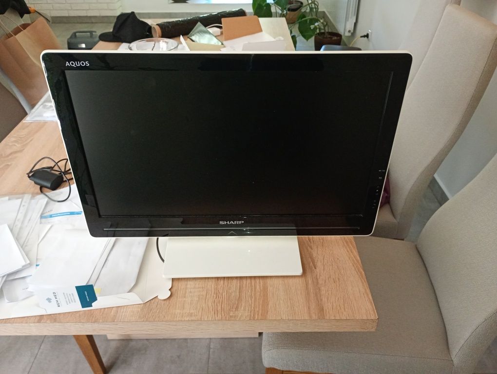 Telewizor sharp 21 cali