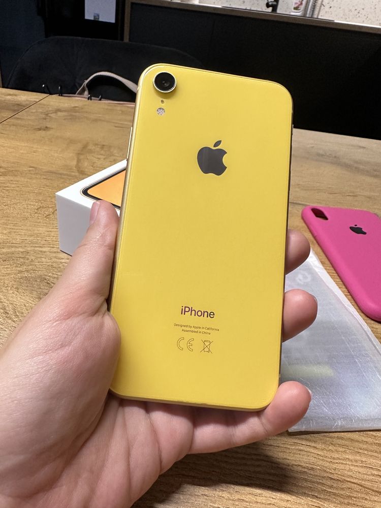 Żółty iPhone XR 64GB