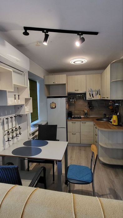 Продаж 2к квартири Космос Комарова Висотна