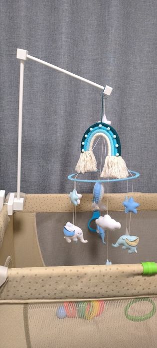 Мобіль із фетру на ліжечко