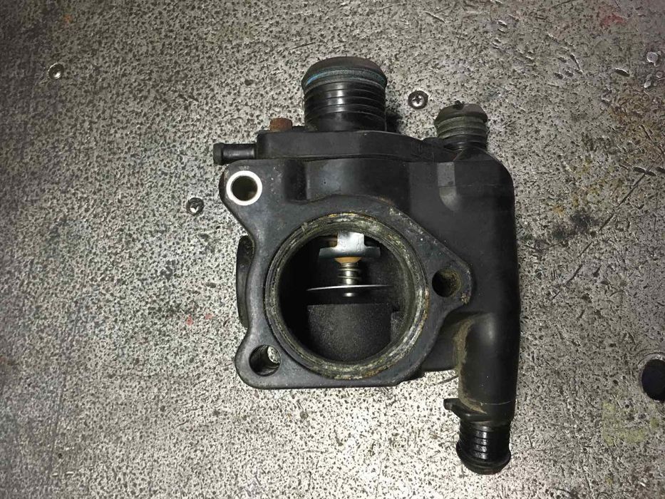 Корпус термостату Ford Mondeo 1,Mondeo 2,Focus1,Escort