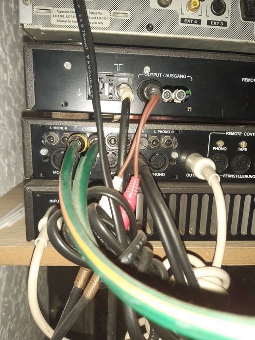 Продам стійку Telefunken.