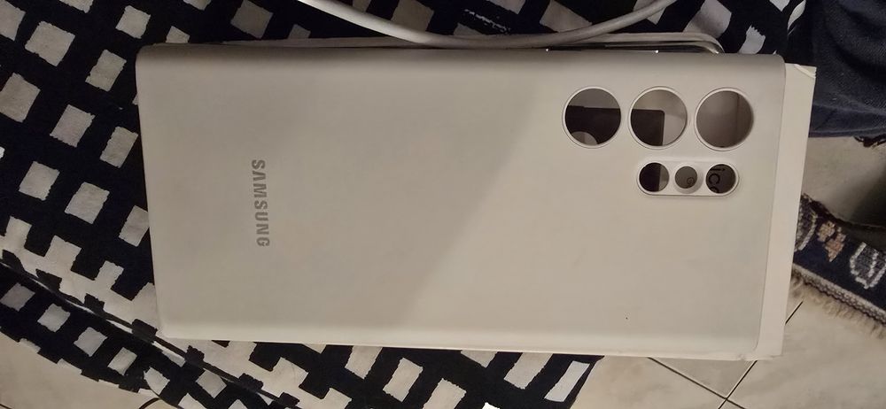 Capa Samsung Tipo livro S 22 cor preta usada como