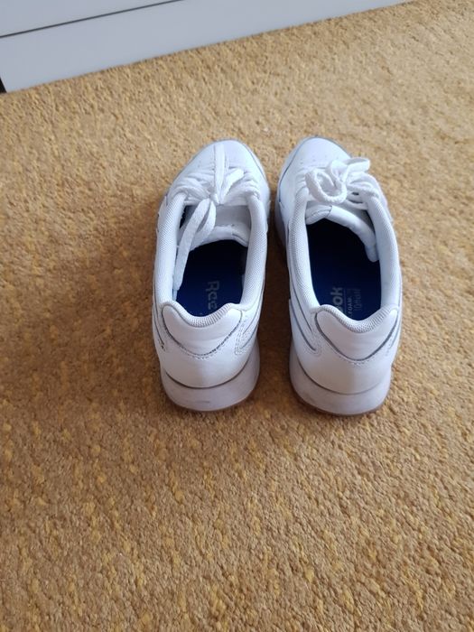 Sprzedam buty sportowe firmy reebok