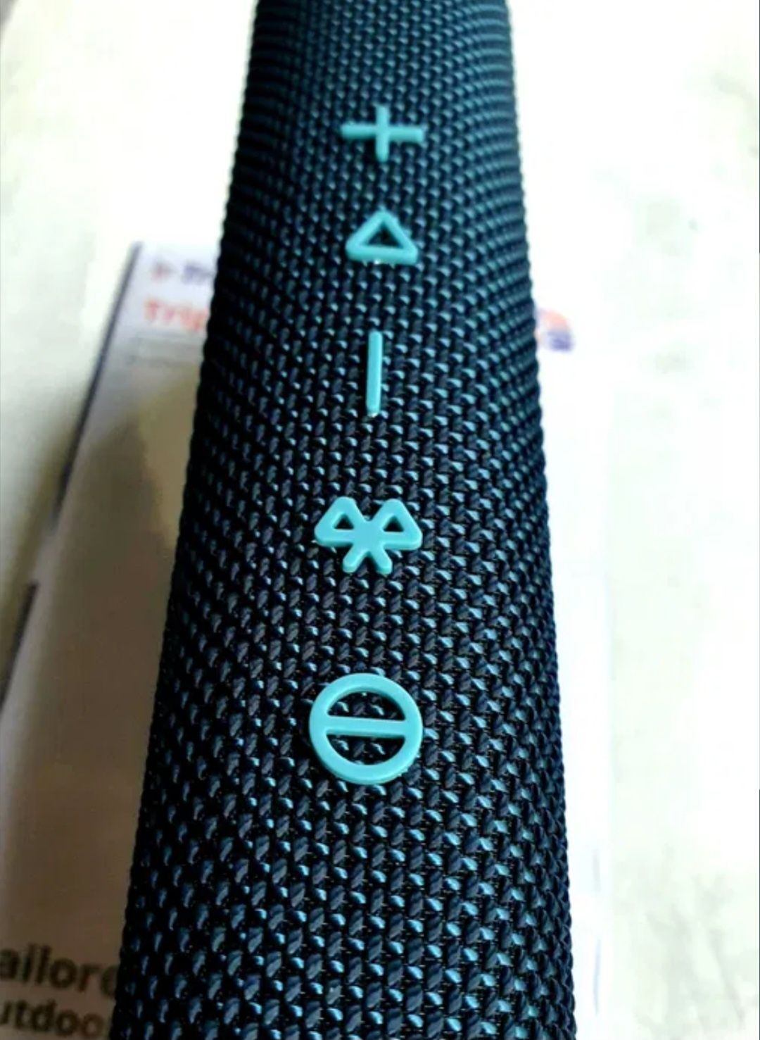 Продам новую  беспроводную bluetooth колонку Tronsmart