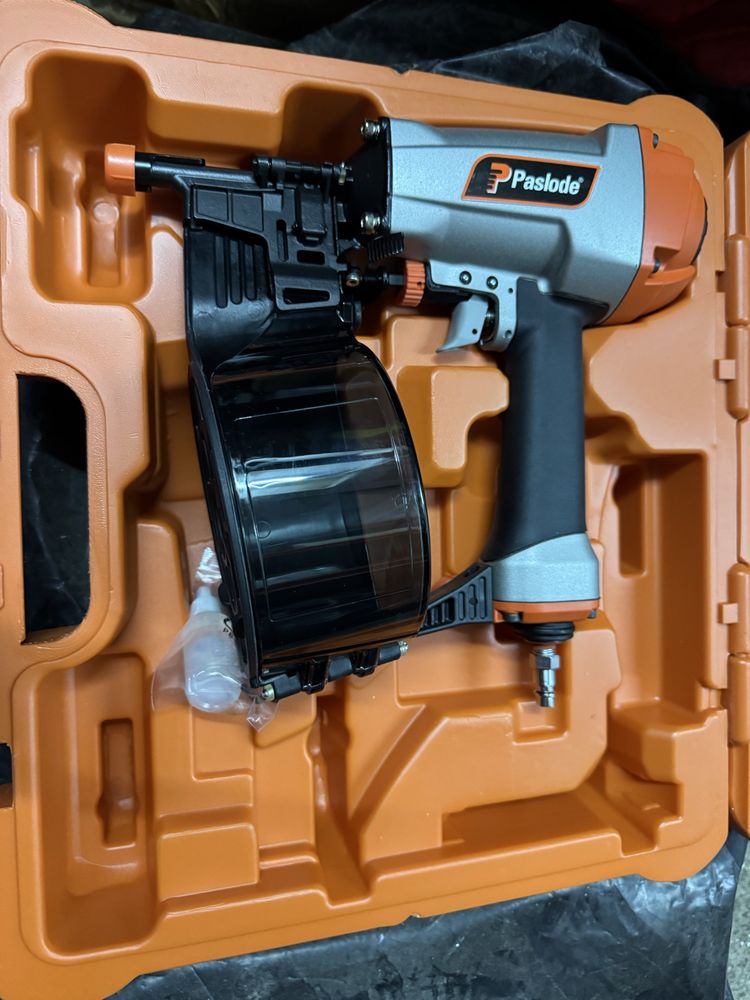 Vendo PASLODE Pneumática CNP65.1 + 6 caixas pregos