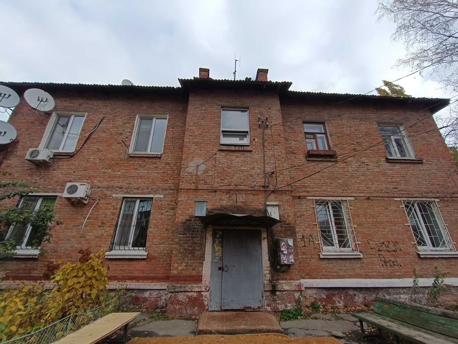 Продам квартиру під ваш ремонт на 12 кварталі/ Краснопільська