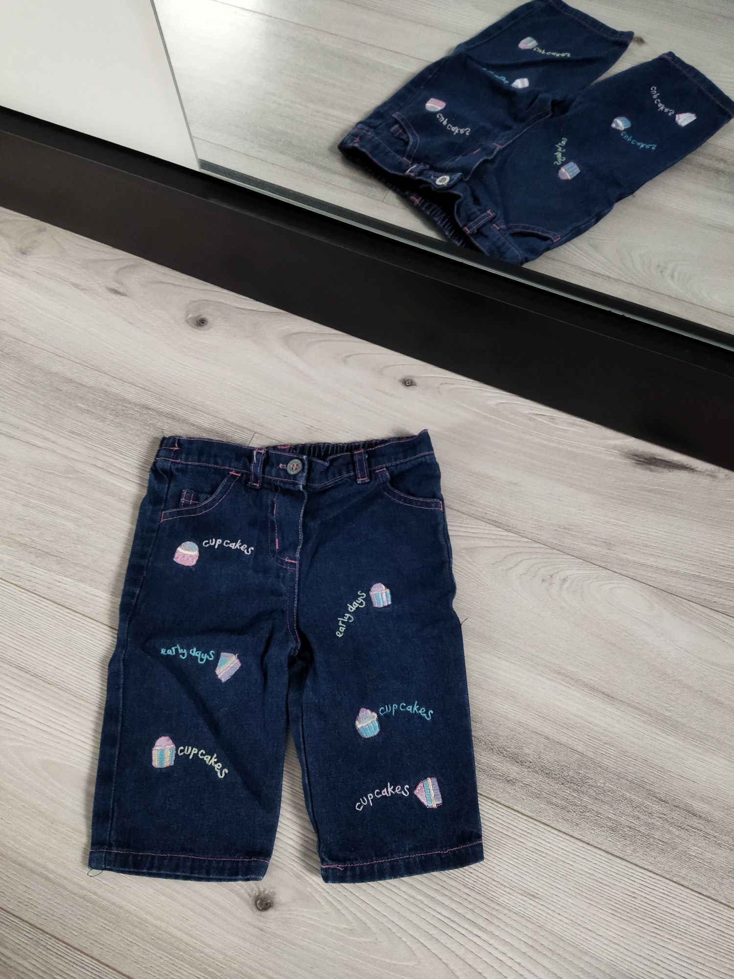 Spodnie jeansowe dżinsy dziecięce z nadrukami
