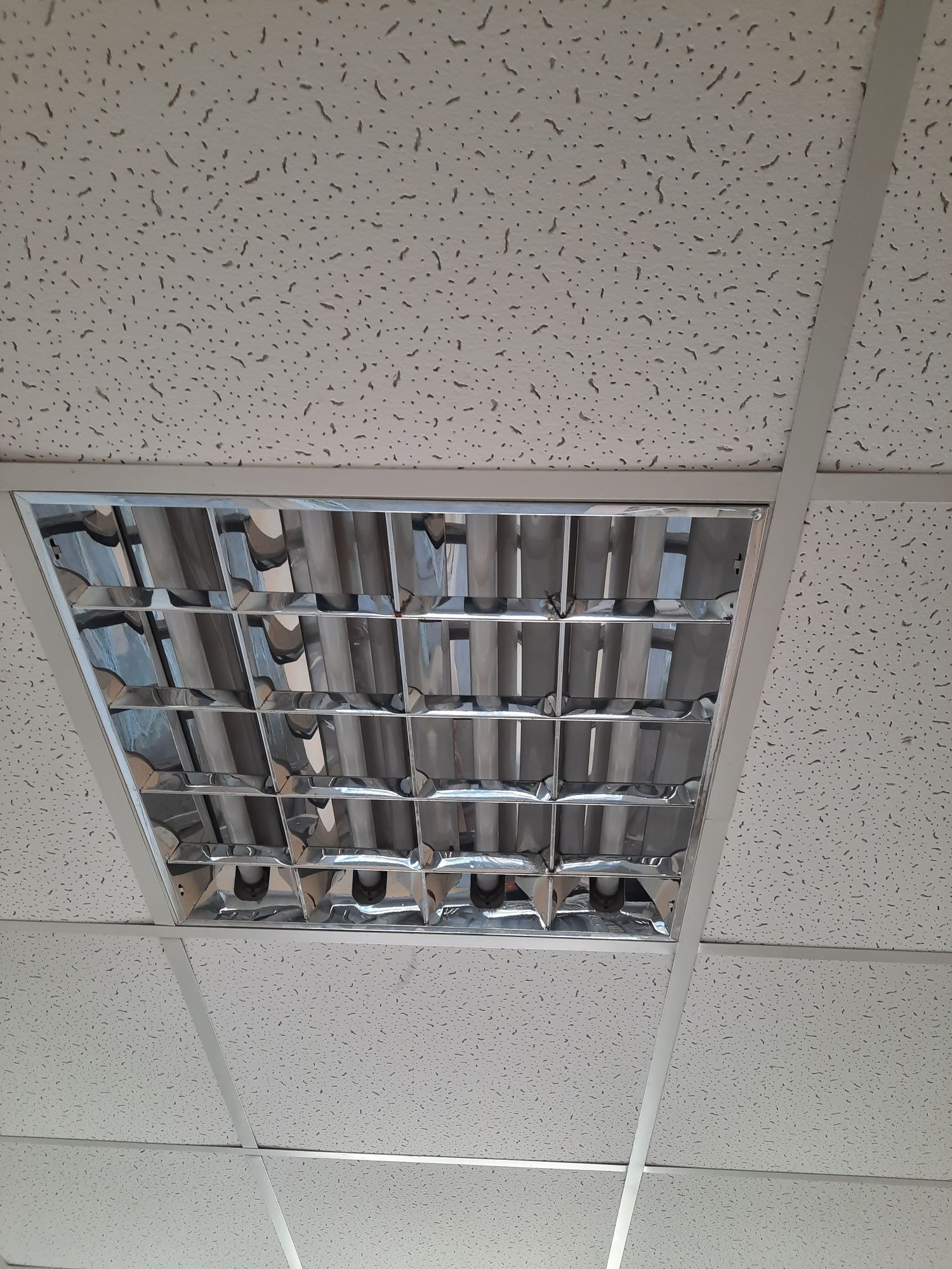 Светильники 60х60 потолочные офисные