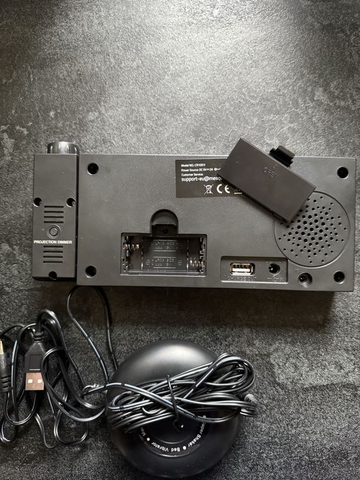 Годинник з проектором