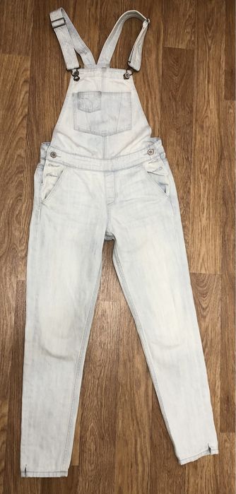 Джинсы разные, комбенизон