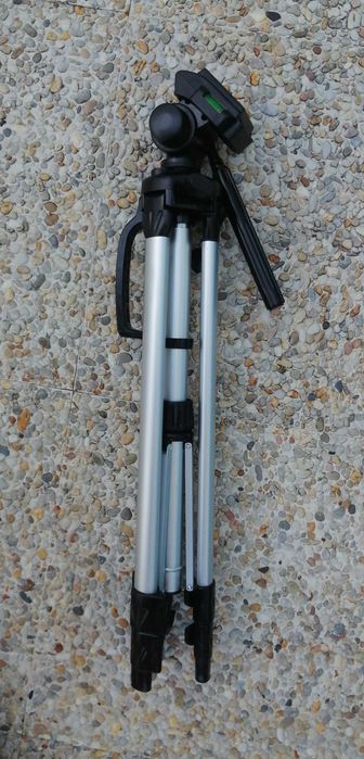 Tripé em alumínio 145cm