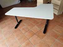 Secretaria BEKANT Corner Desk LEFT IKEA branca e preta