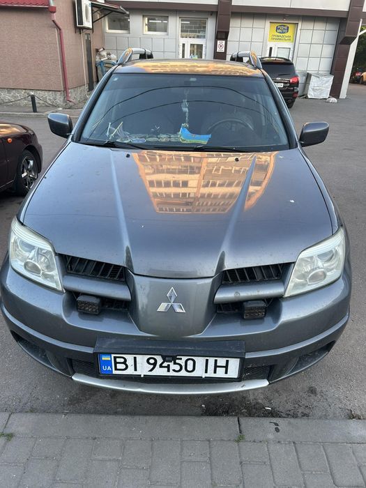 Мітсубіші аутлендер 2008 рік