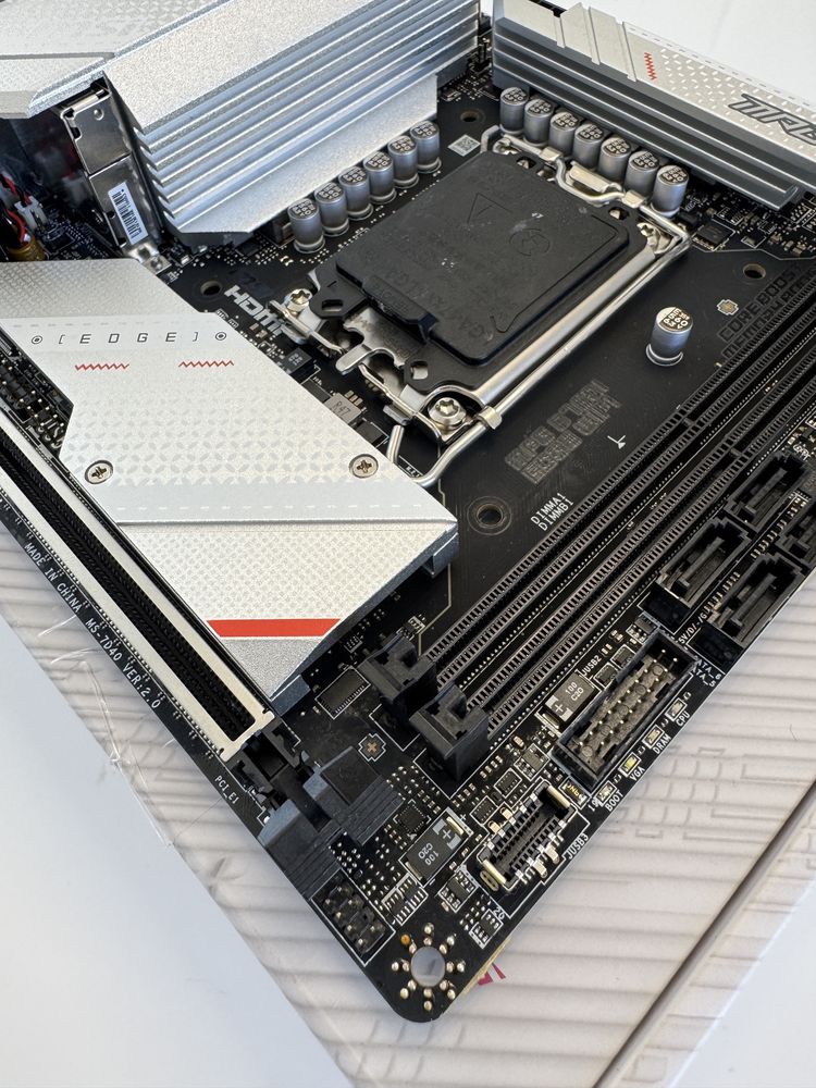 MSI MPG B760I EDGE WIFI płyta główna Intel B760 Lga 1700 mini ATX