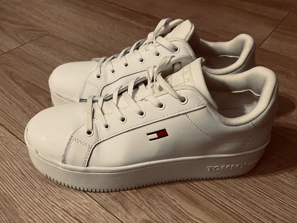 Sneakersy Tommy Hilfiger okazja rozm 39 jak nowe !!