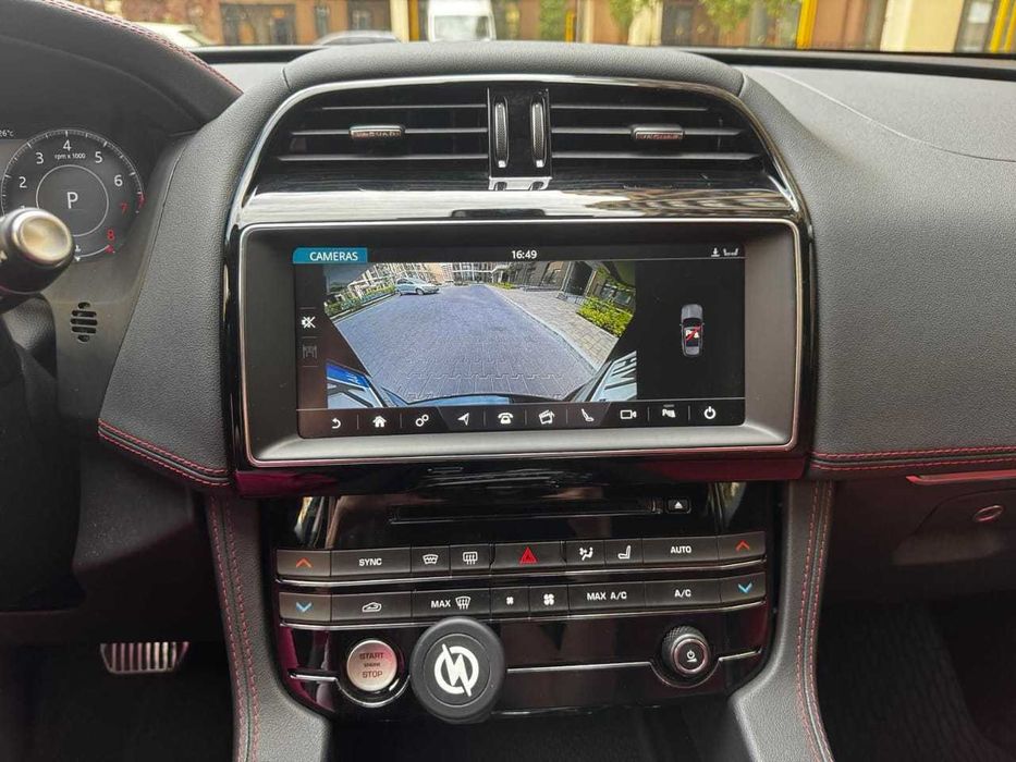 Jaguar F-Pace R-Sport 2.0 AWD (300 л.с.)