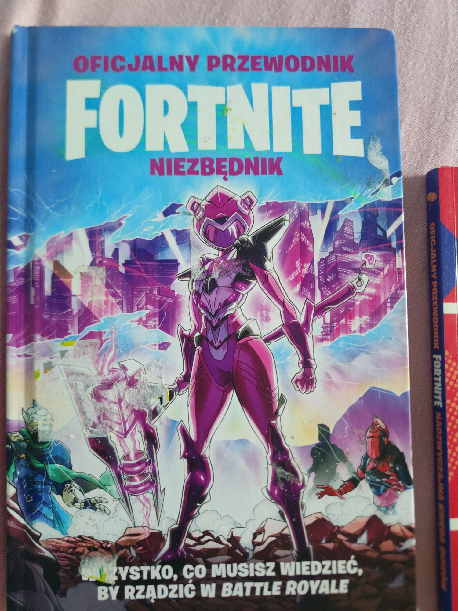 FORTNITE niezbędnik+ nadzwyczajna księga quizów