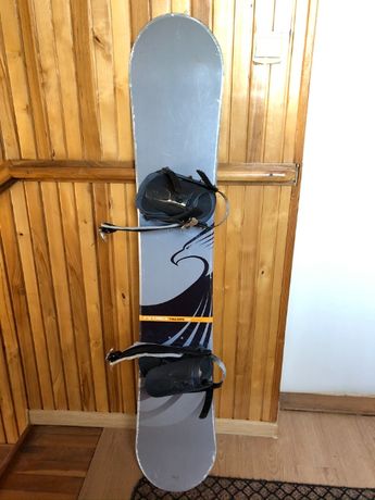 Deska Snowboardowa Nitro Talon 149 cm z wiązaniami