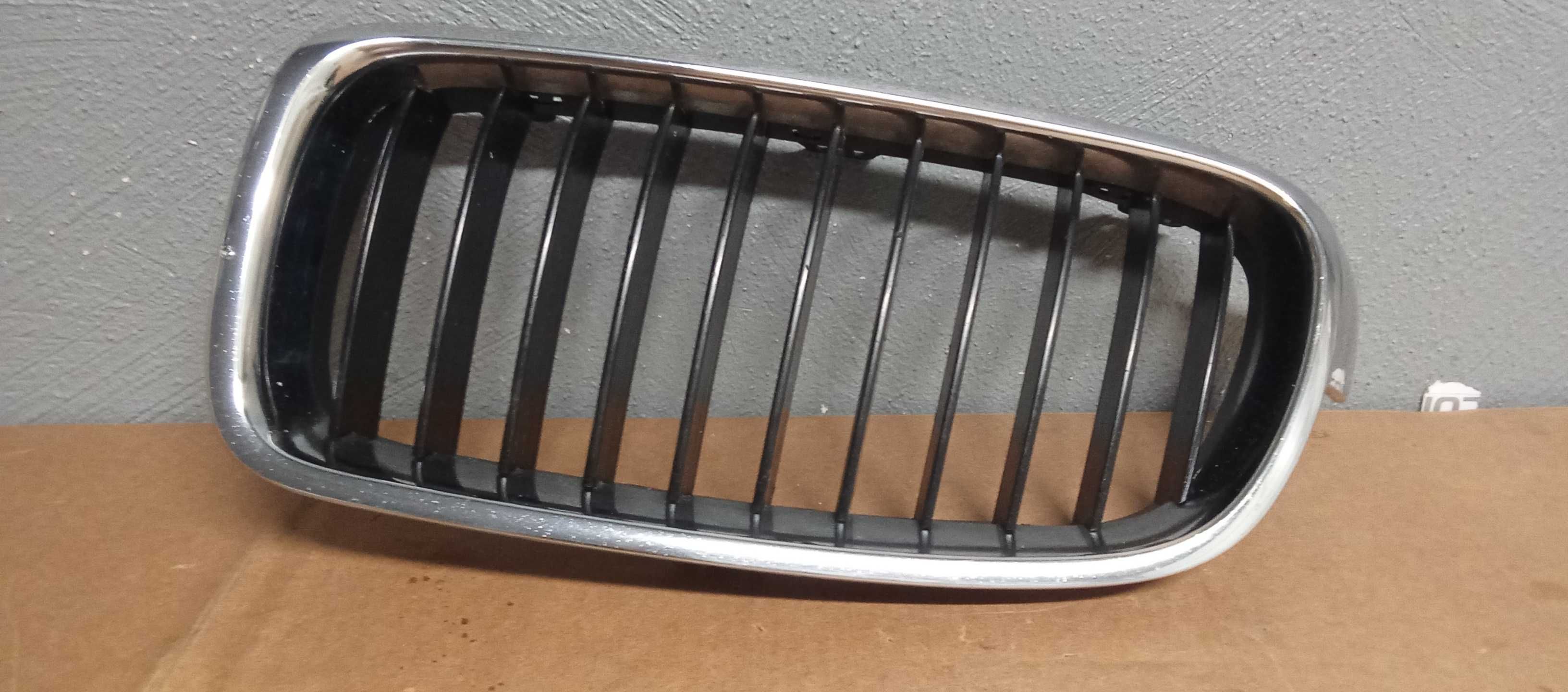 Grill BMW 3 F30  Nerka Bmw f30 f31 lewa nerka grill BMW F30 F31