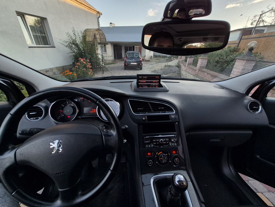 Peugeot 5008 1.6 бензин
