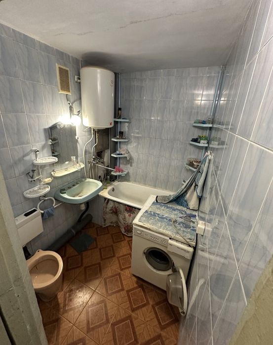 Кімнатна в гуртожитку великої площі* Вулиця Гонгадзе*