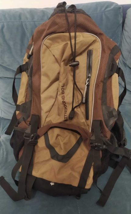 Duży plecak trekkingowy turystyczny 60L