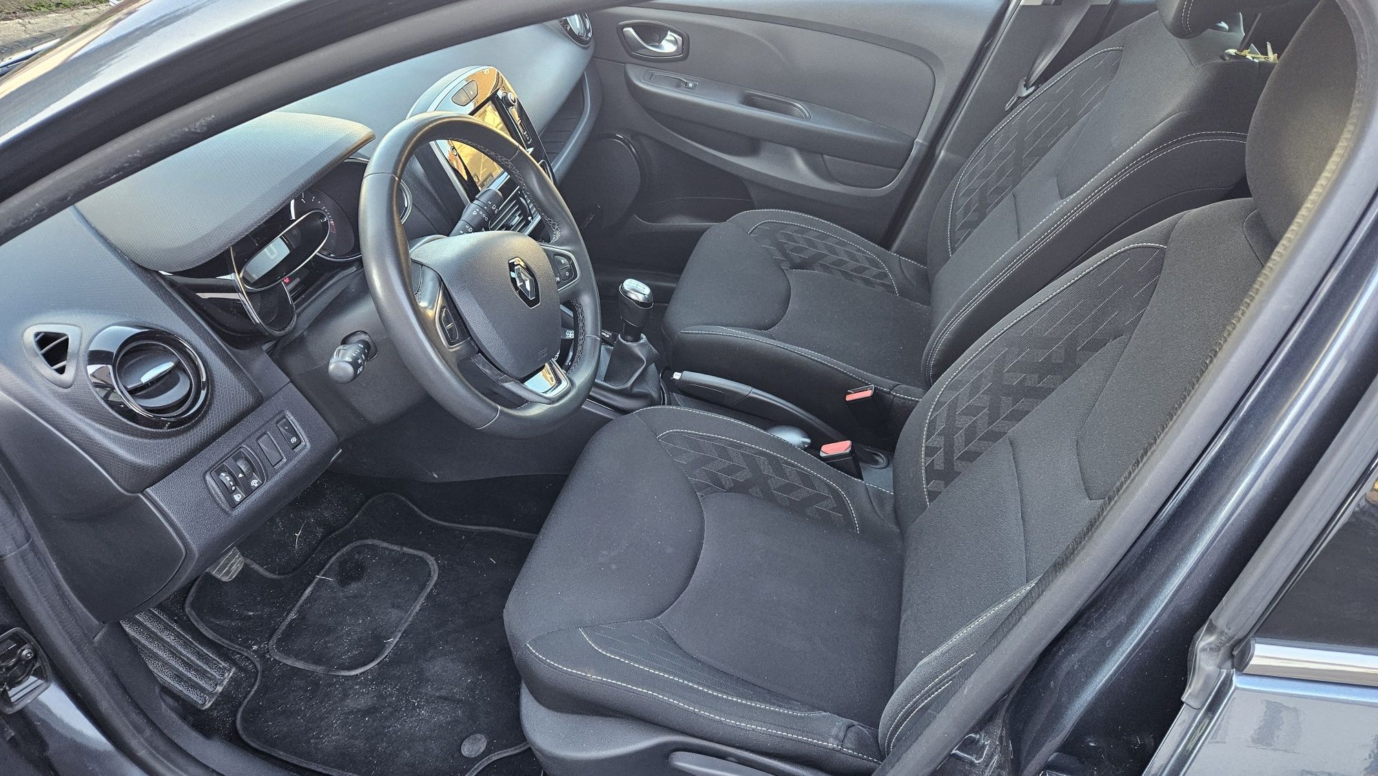 19r 130tys.km RENAULT CLIO 0,9 90KM bogaty Navi Alu