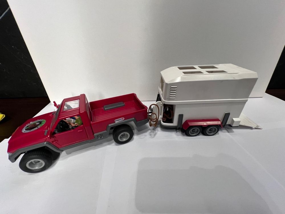 Schleich Pick Up z przyczepą dla konia 42346