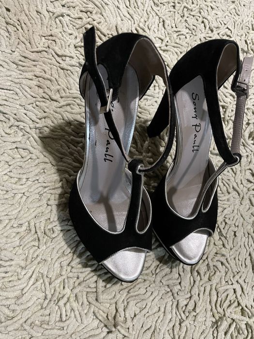 Sapato salto alto festa