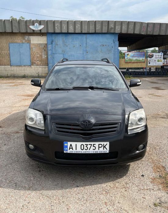 Toyota avensis  .