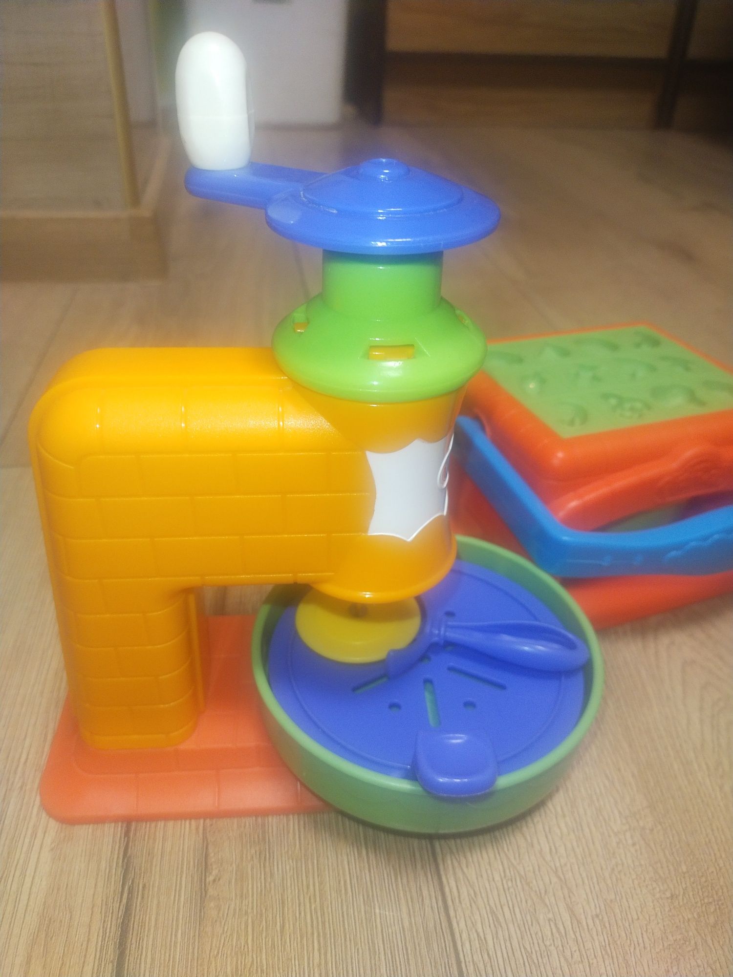 Play Doh Zestaw Pizzeria Pizza Party Twirl 'n' Top Pizza Shop +konik