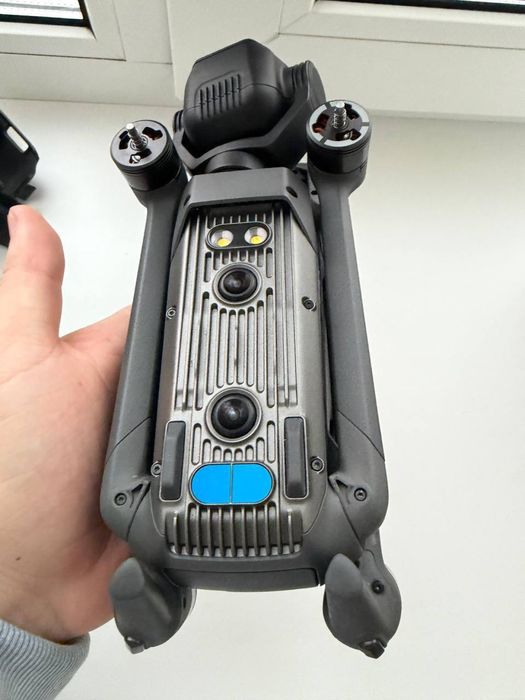 Квадрокоптер Dji Mavic 3 Pro як новий