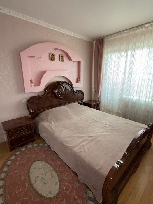 Меблі для спальні, ліжко, 2 тумби та шафа