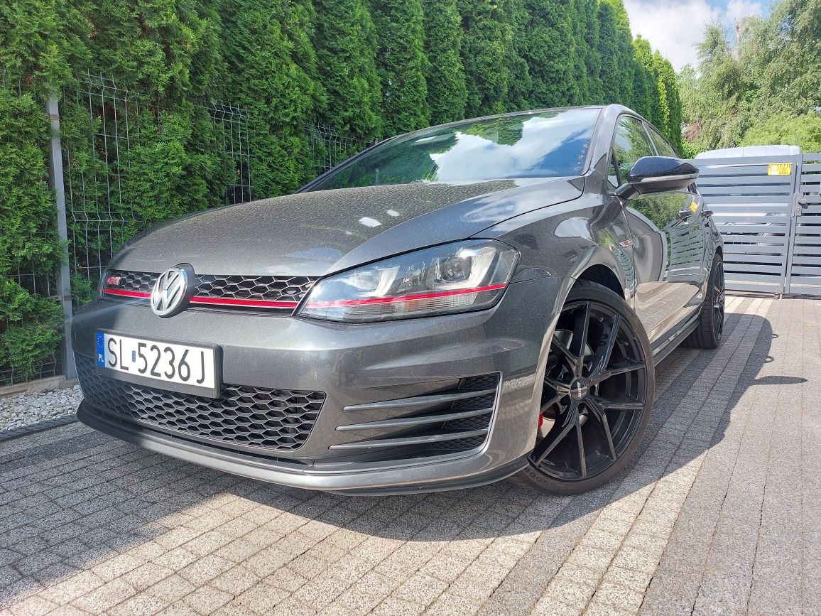 Golf 7 GTI Performence,  jak nowy niski przebieg manual