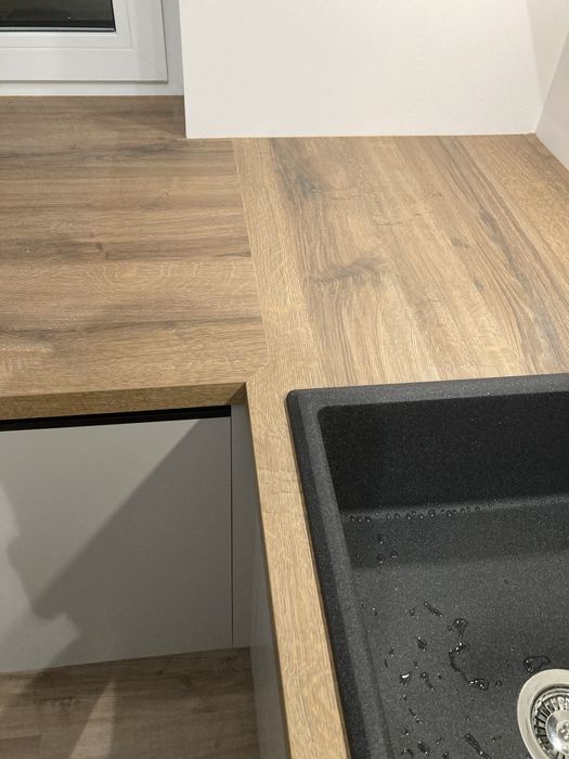 Montażu Blatów HPL CDF na Pomorzu – Precyzja, Która Zmienia Kuchnię!