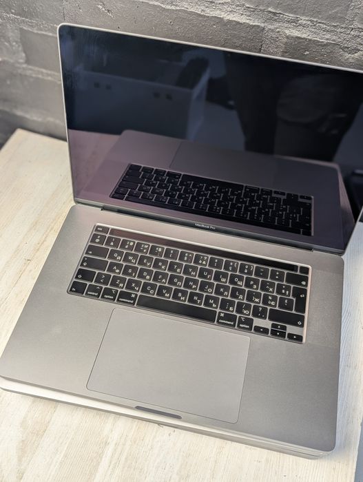 MacBook Pro A2141 (16", 2019)  i7-9750H, 32 GB, 500 GB, RadeonPro5300M