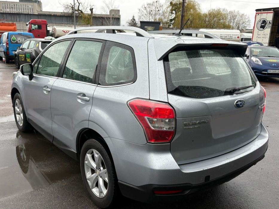 Разборка шрот деталі субуру форестер SJ  subaru forester EE20Z