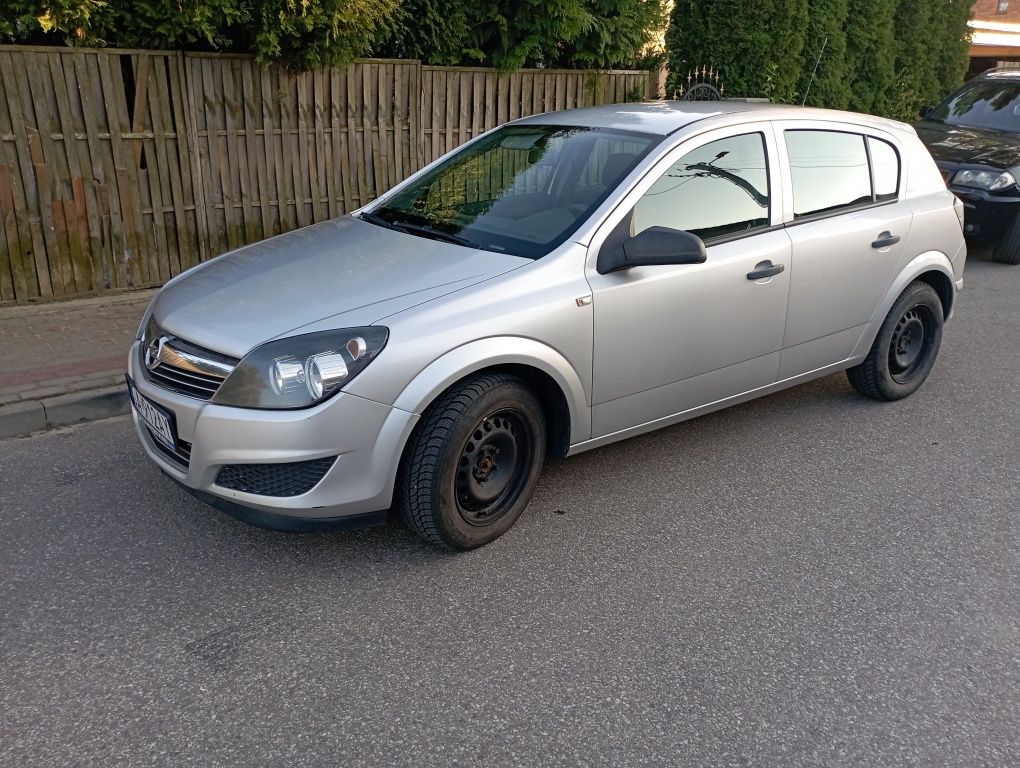 Astra h,1.7 td,2011 r,295 tys,klima sprawna