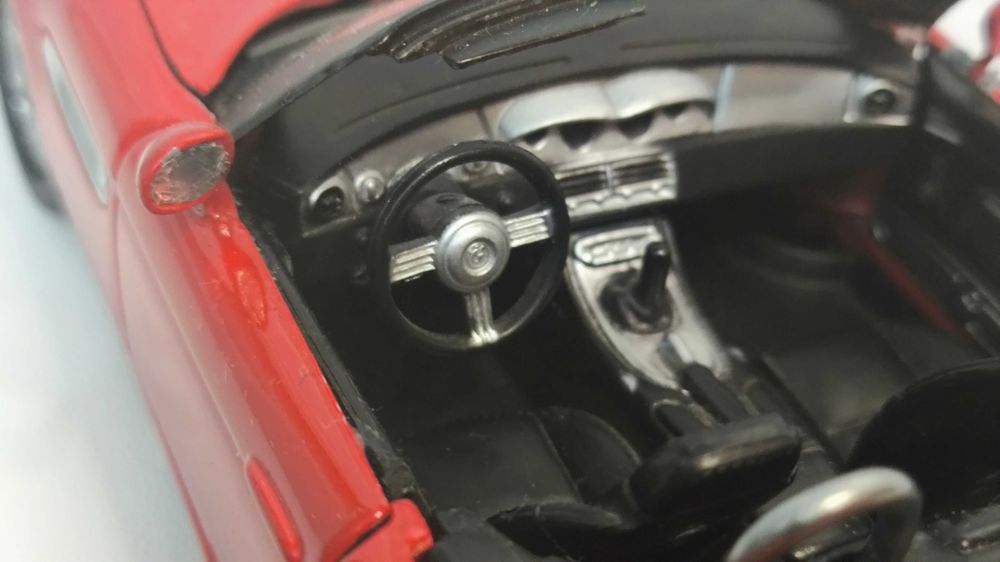 Модель, машинка BMW Z8 1.24 Cabrio Maisto Red