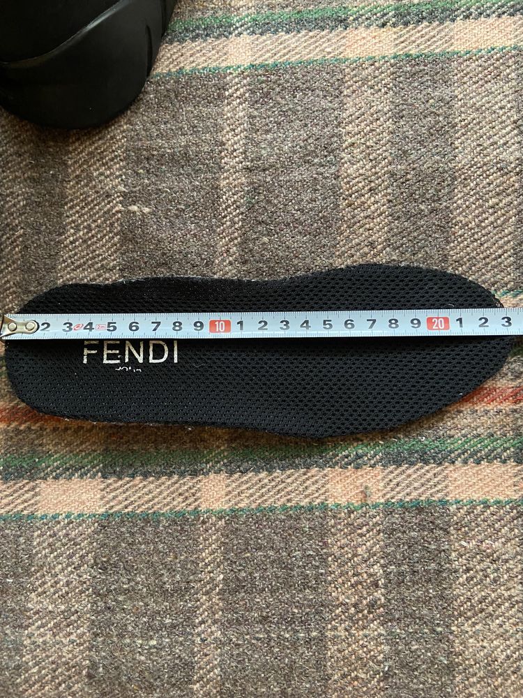 Ботинки носки Fendi